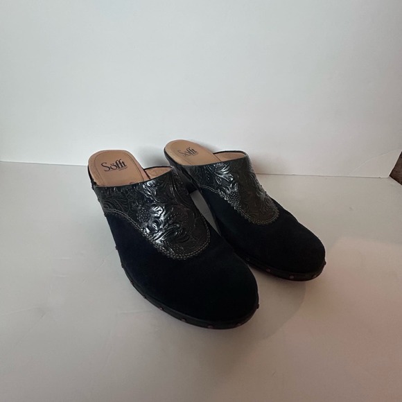 Sofft Sandals Womens 8.5 M Studded Mule Clogs Heel 1009357 Black Leather Slip On - Picture 2 of 5
